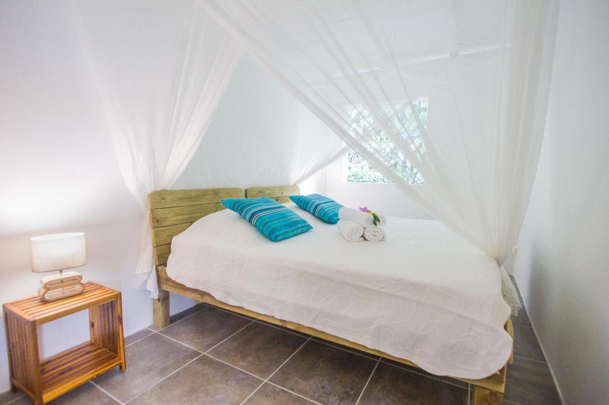 Ecolodges Karet Deshaies Exterior photo
