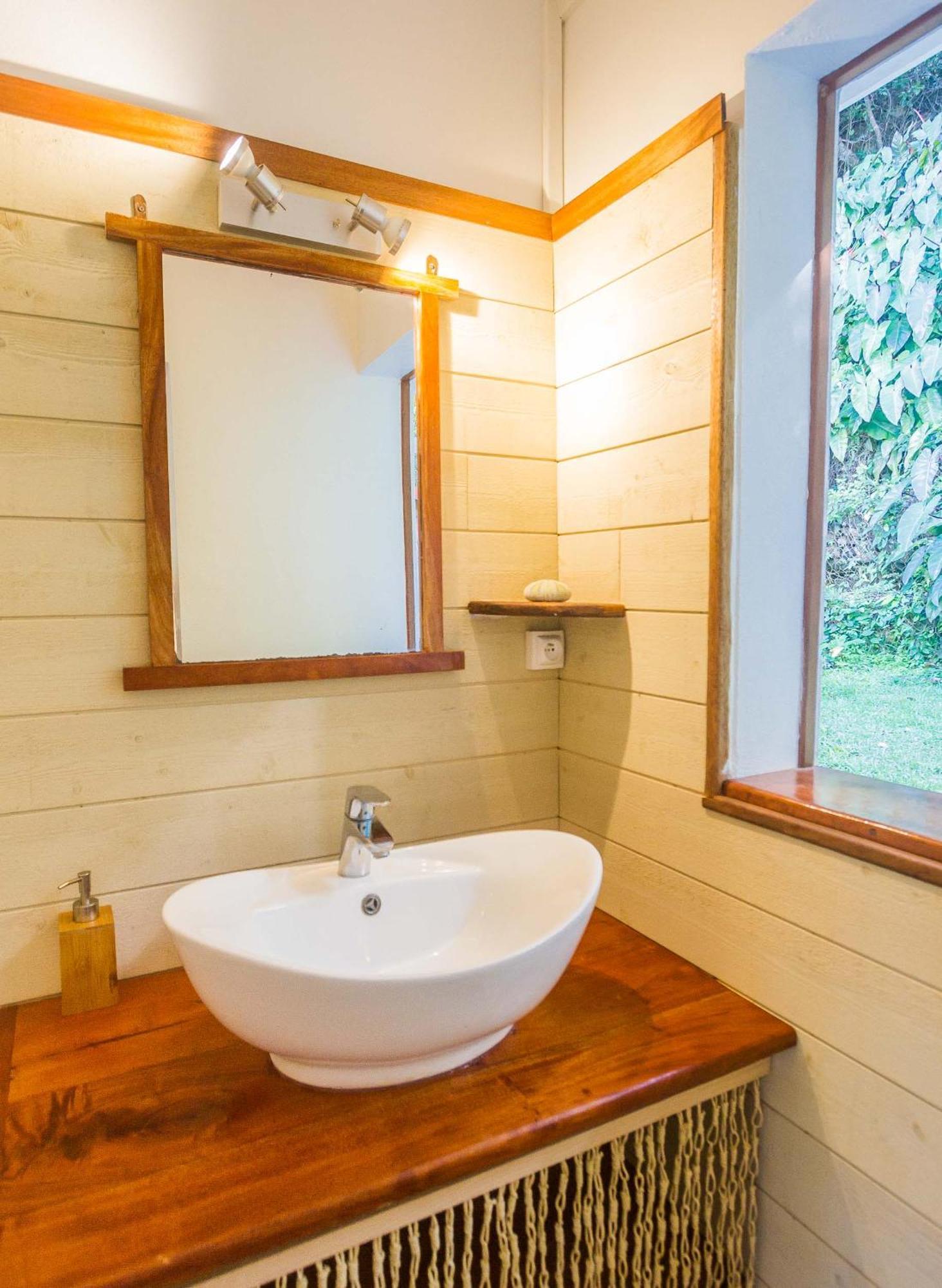Ecolodges Karet Deshaies Exterior photo