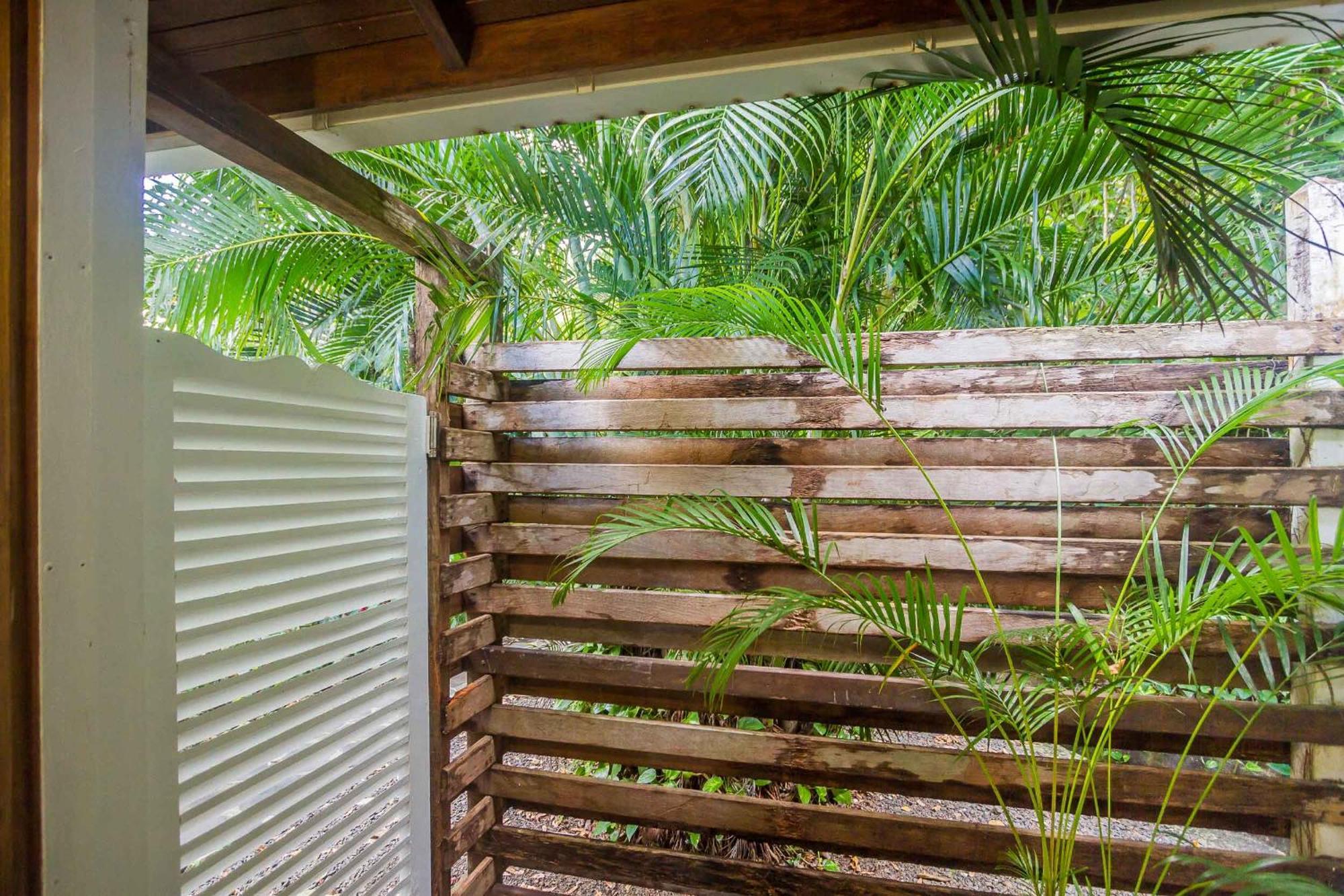 Ecolodges Karet Deshaies Exterior photo